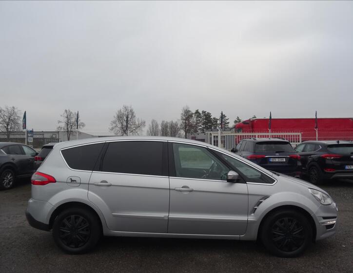Ford S-MAX 12