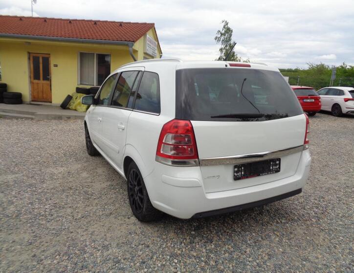 Opel Zafira 5