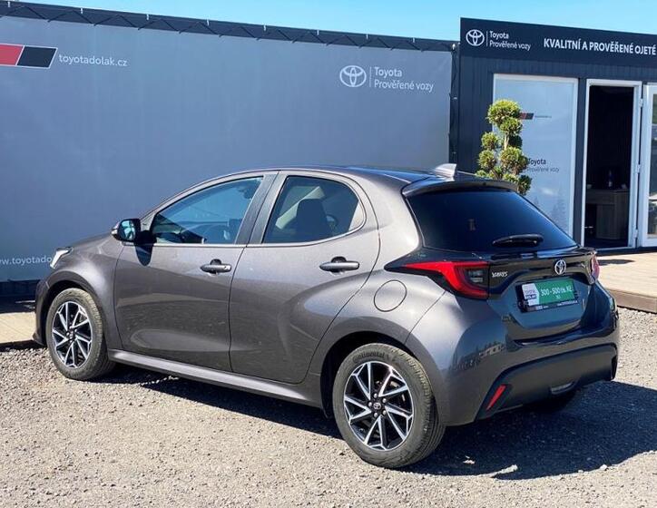 Toyota Yaris 5