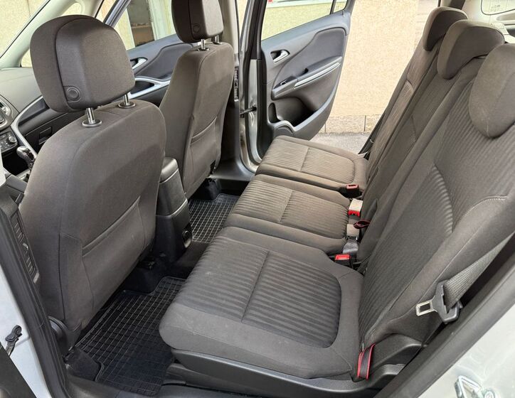 Opel Zafira 12