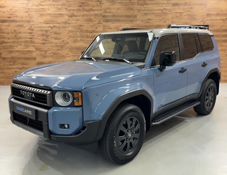 Toyota Land Cruiser 2