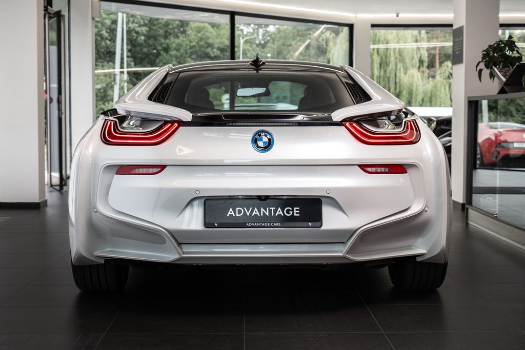 BMW i8
