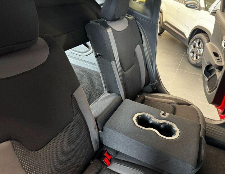 Jeep Renegade 11
