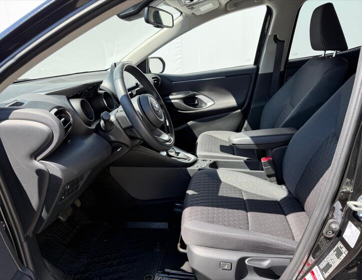 Toyota Yaris 9