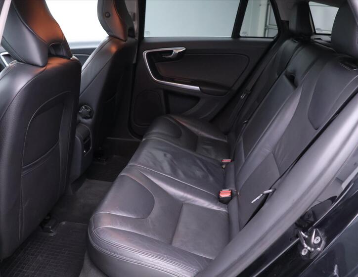 Volvo V60 13