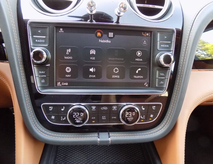 Bentley Bentayga 37