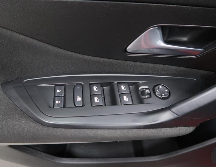 Peugeot 308 13