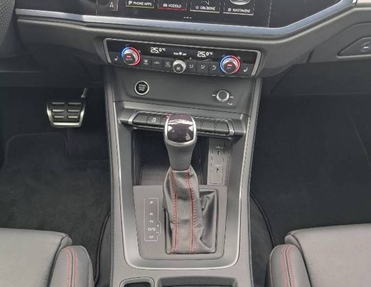 Audi Q3 15