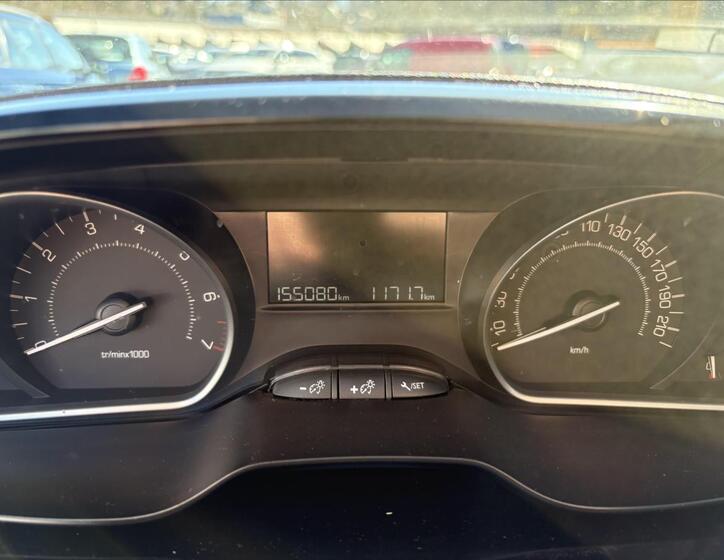 Peugeot 208 12
