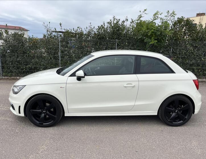 Audi A1 4