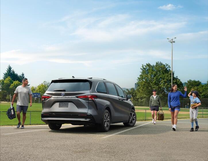 Toyota Sienna 3