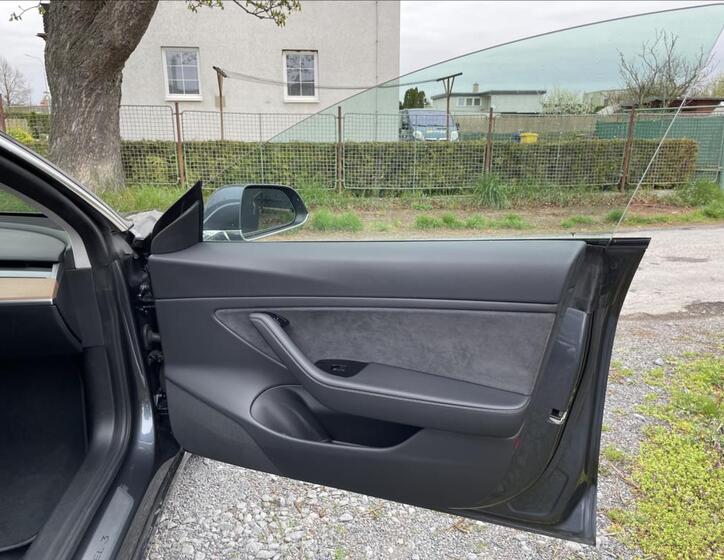 Tesla Model 3 24