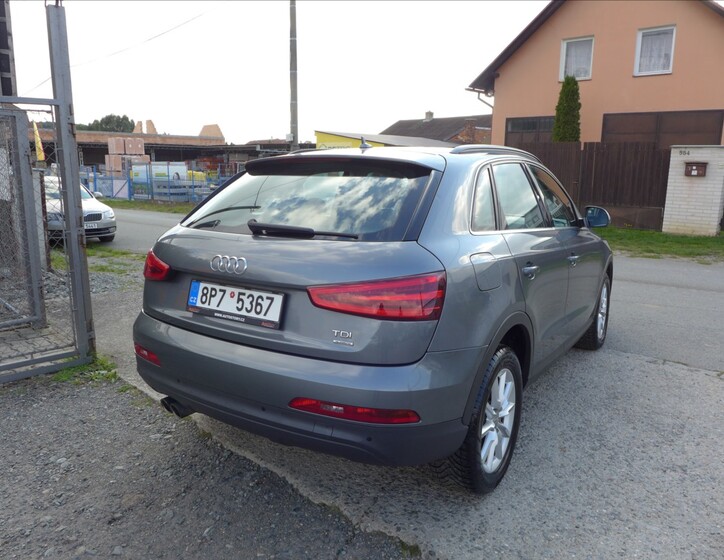 Audi Q3 6