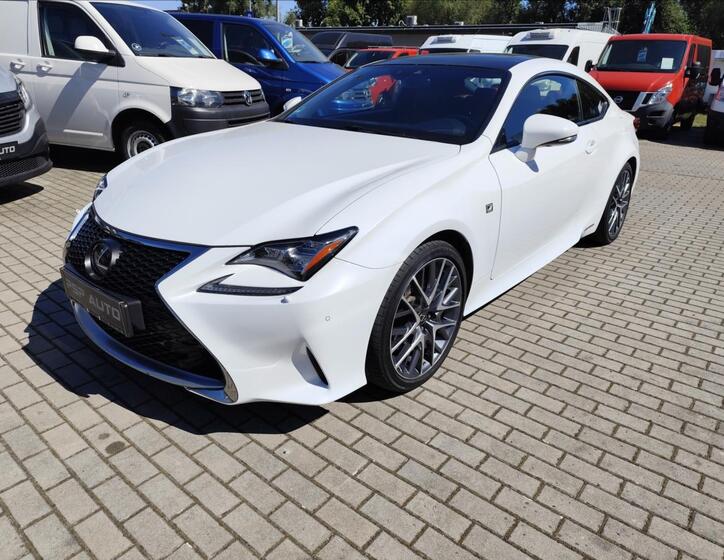 Lexus RC 300h 1