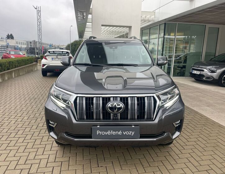 Toyota Land Cruiser 9