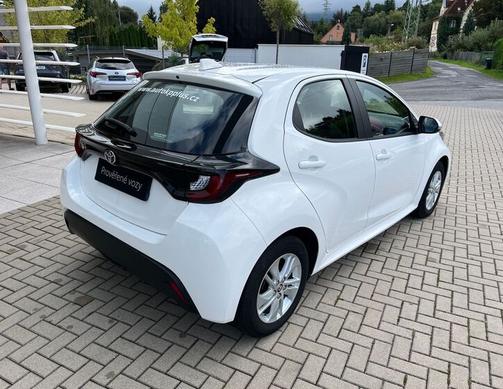 Toyota Yaris 6