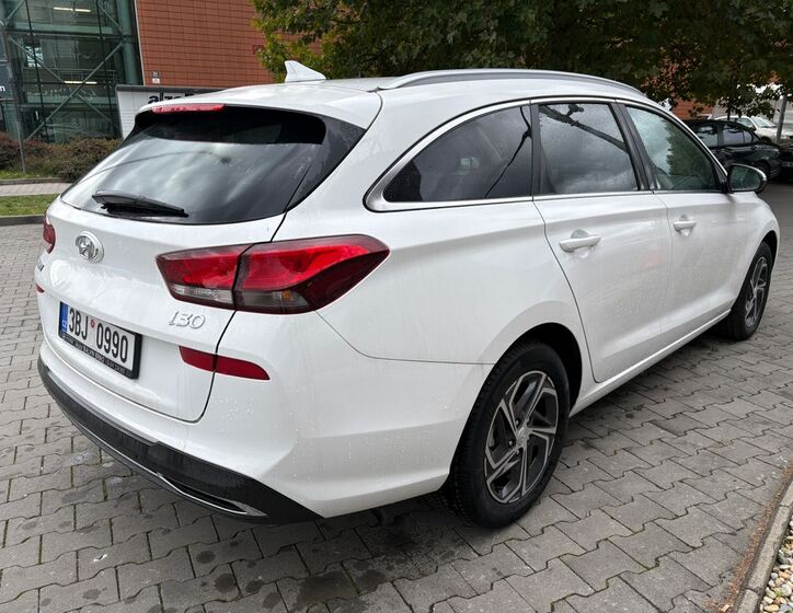 Hyundai i30 4