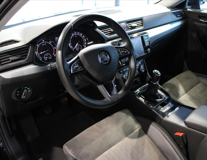 Škoda Superb 10