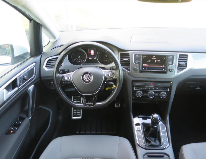 Volkswagen Golf 8