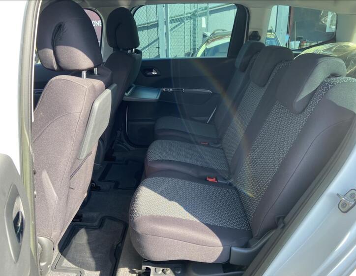 Peugeot 5008 26