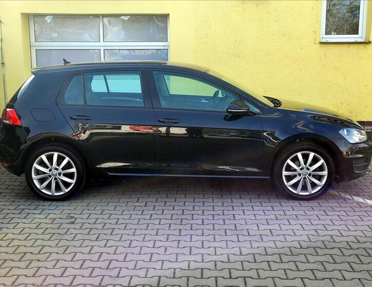 Volkswagen Golf 9