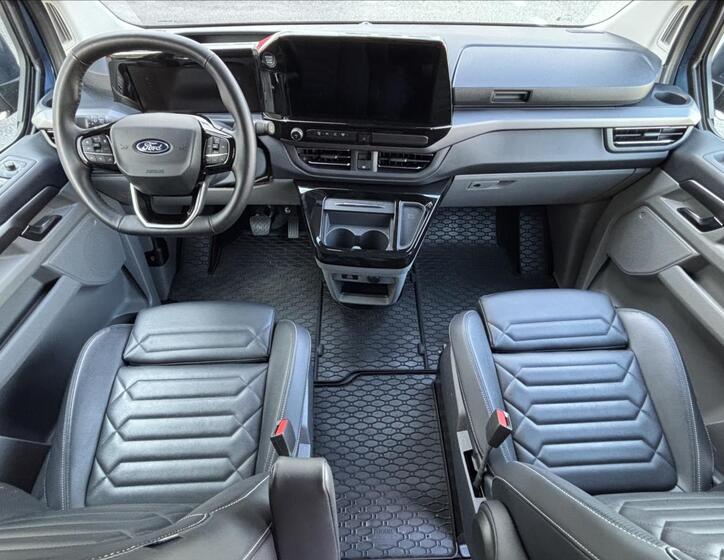 Ford Tourneo Custom 16