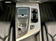 Audi Q7 25