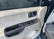 Nissan Terrano 11