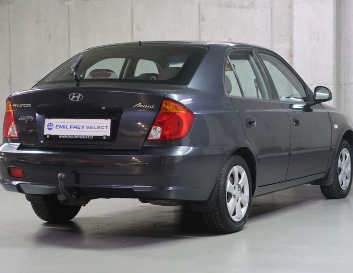 Hyundai Accent 5