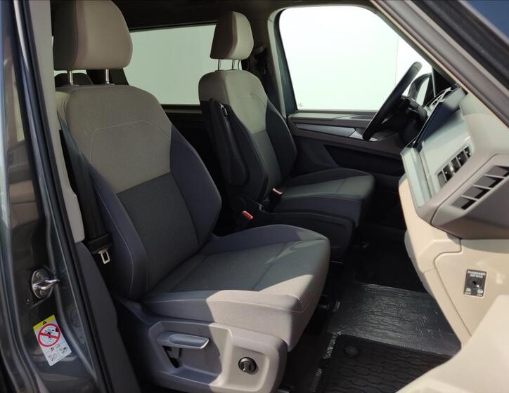 Volkswagen Multivan 22