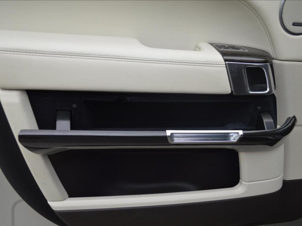 Land Rover Range Rover 37