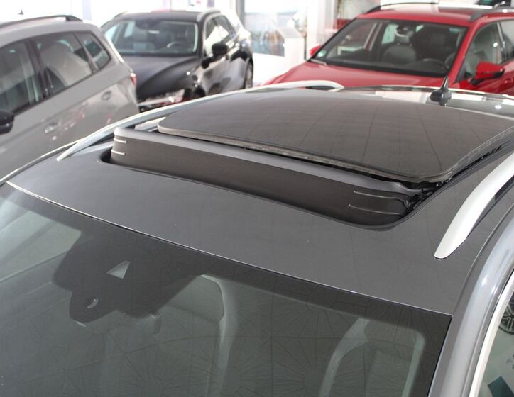 Volkswagen T-Roc 3