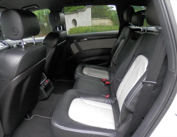 Audi Q7 16