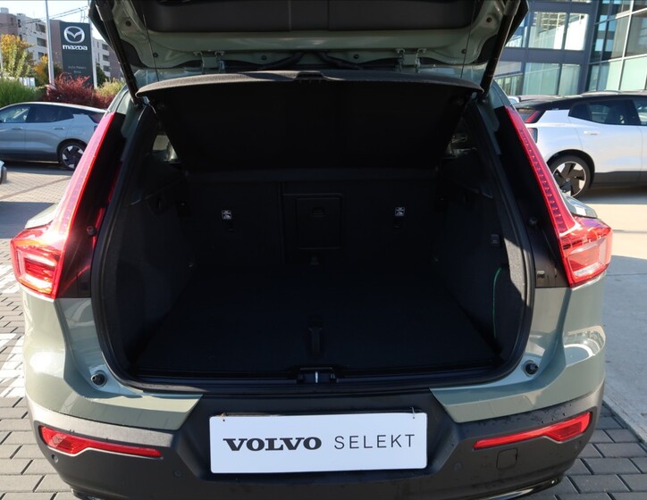 Volvo XC40 11