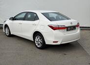 Toyota Corolla 4