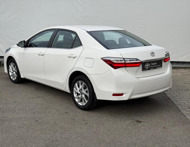Toyota Corolla 4