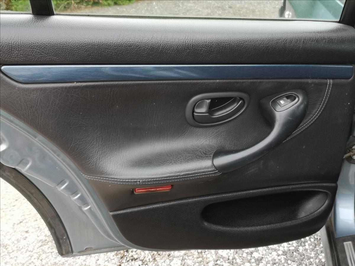 Peugeot 406
