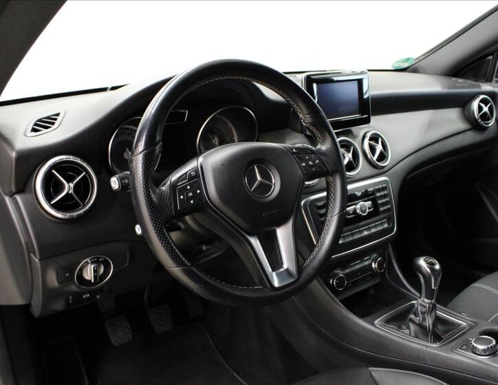 Mercedes-Benz CLA 10