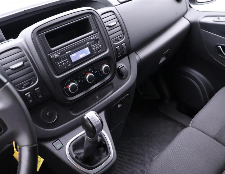 Renault Trafic 18