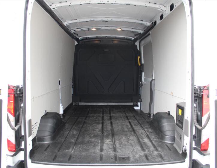 Ford Transit 18