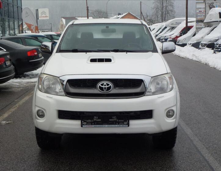 Toyota Hilux 2