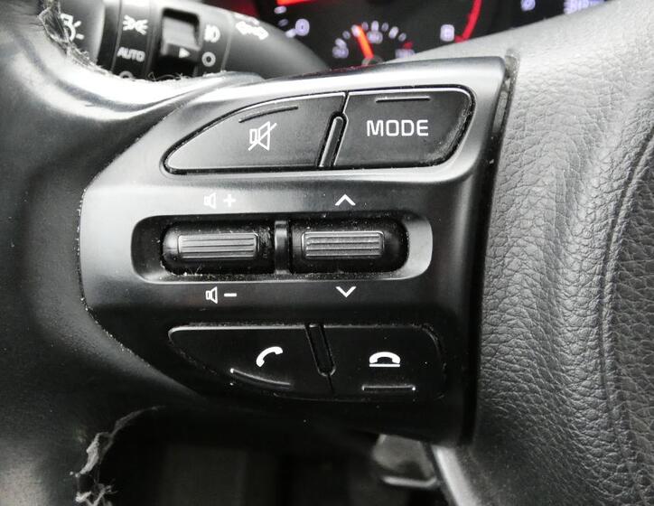 KIA Rio 11