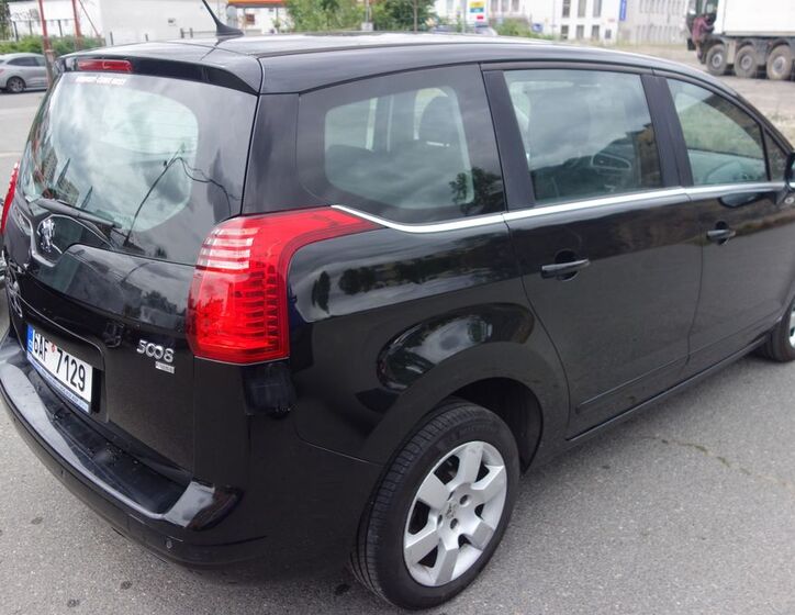 Peugeot 5008 6