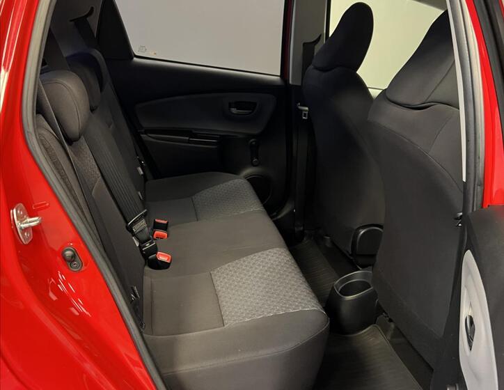 Toyota Yaris 10