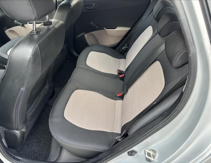 Hyundai i10 13