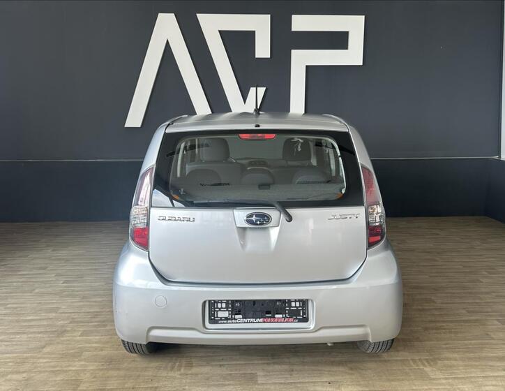 Subaru Justy 7
