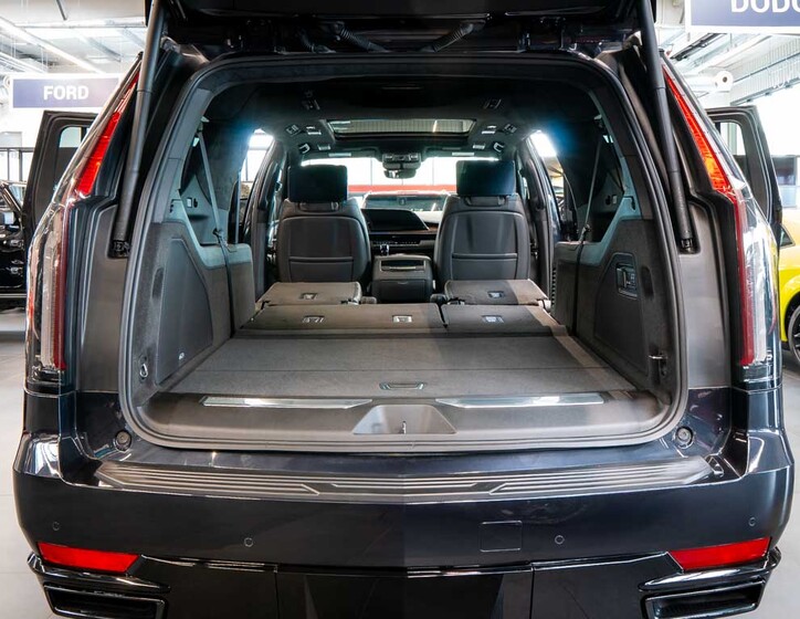 Cadillac Escalade 8