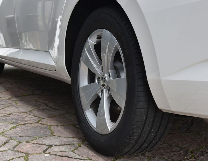 Škoda Superb 10