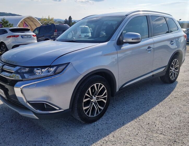Mitsubishi Outlander 3