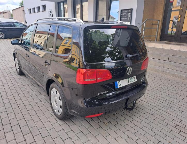 Volkswagen Touran 8